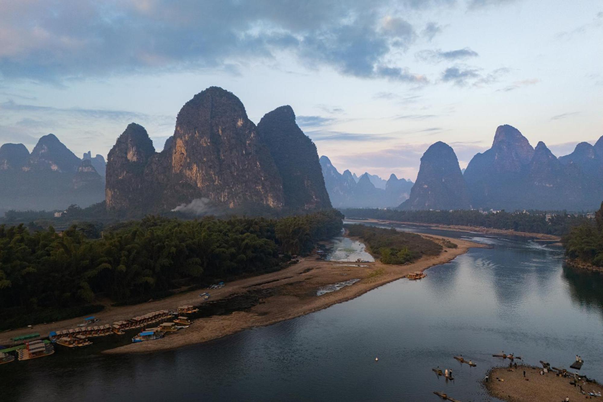 Leisure Courtyard Hotel Yangshuo-Free Shuttle Bus To Yangshuo Station Stay 2 Nights One Way Exteriör bild